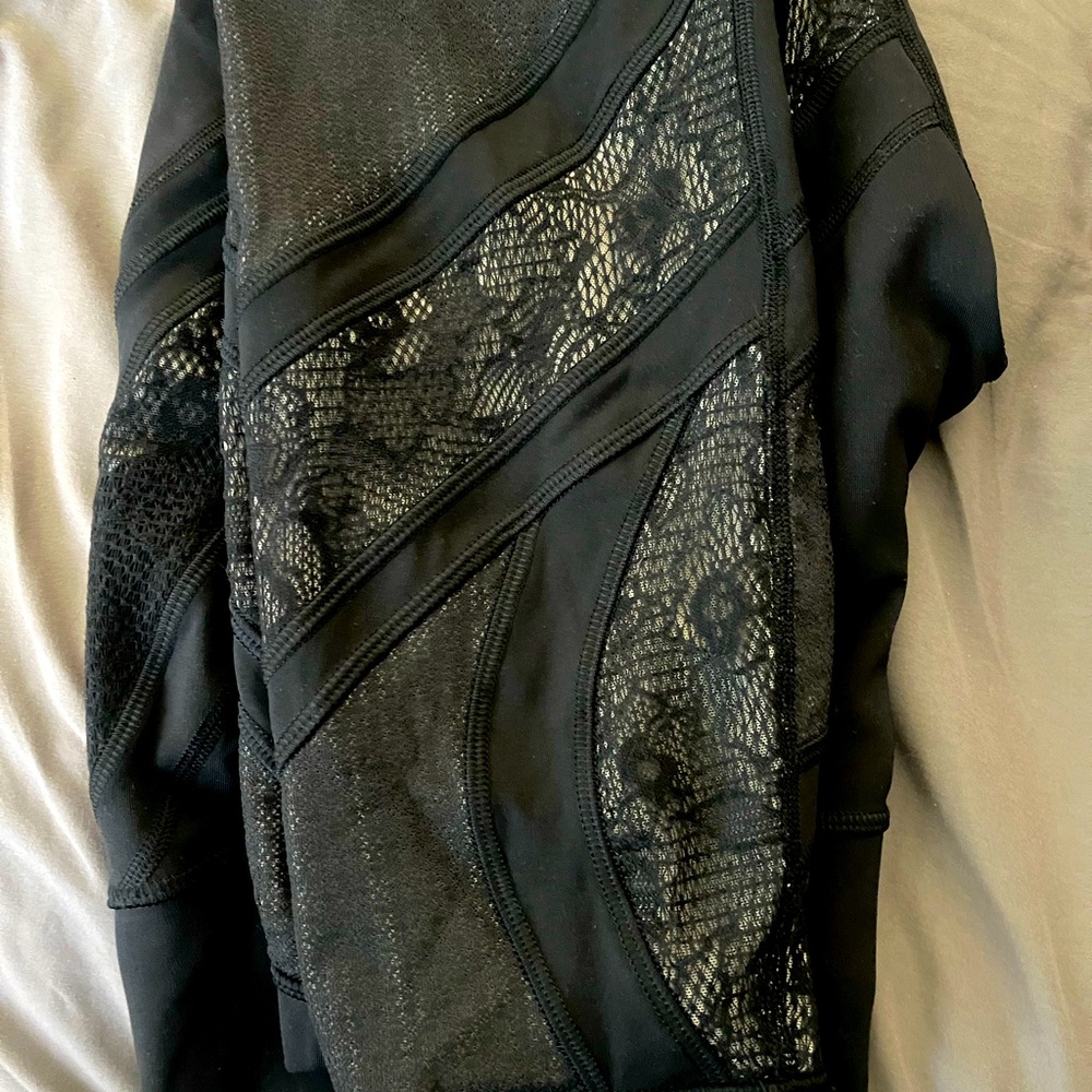 Lulu lemon size 10